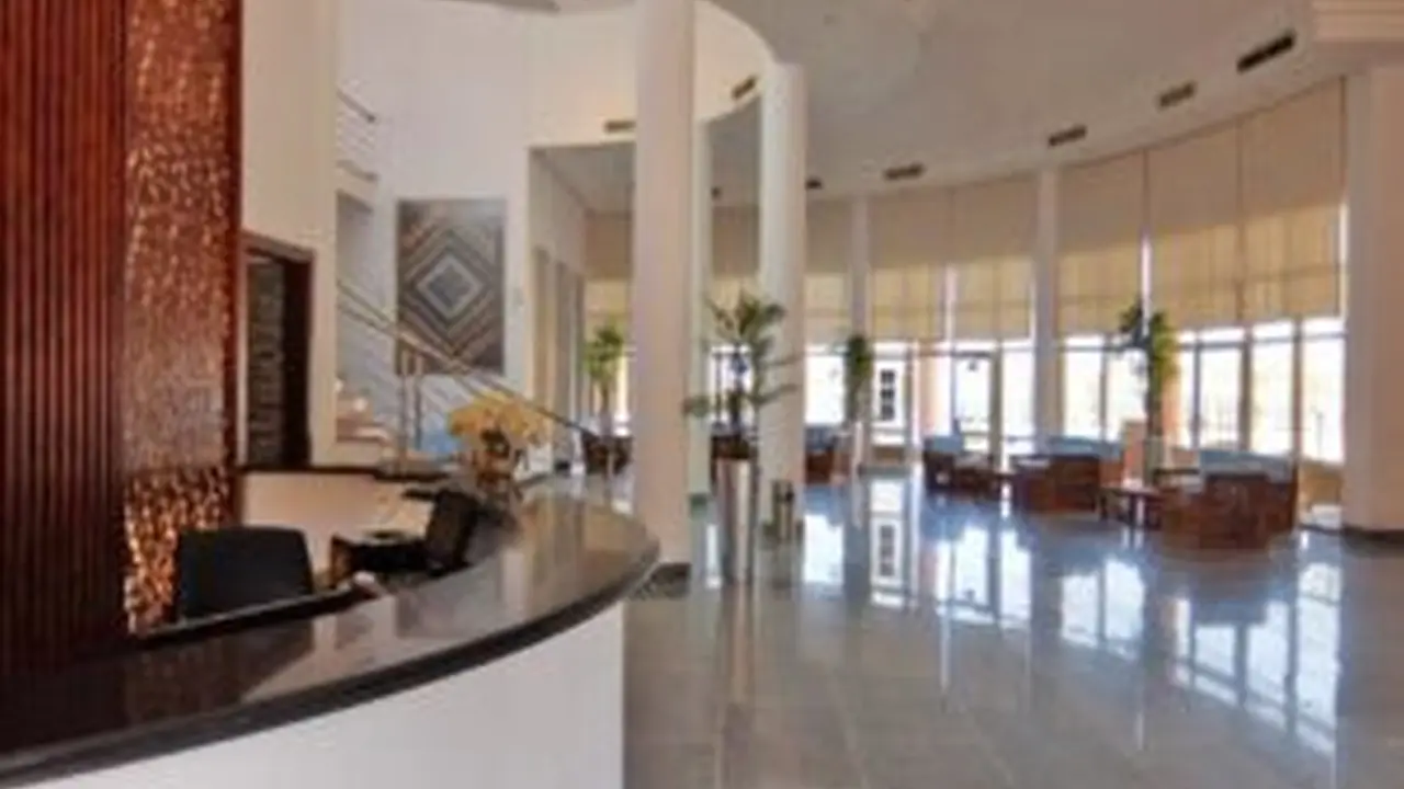 الفندق رومانس & أكوا بارك - العين السخنة